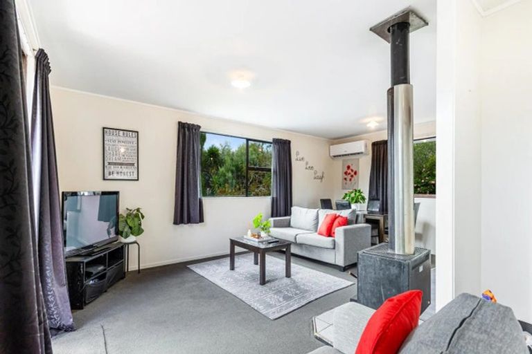Photo of property in 25 Lilburn Crescent, Massey, Auckland, 0614