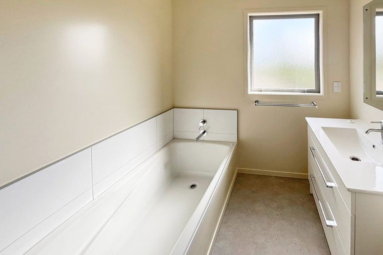 Photo of property in 102a Hillside Road, Papatoetoe, Auckland, 2025