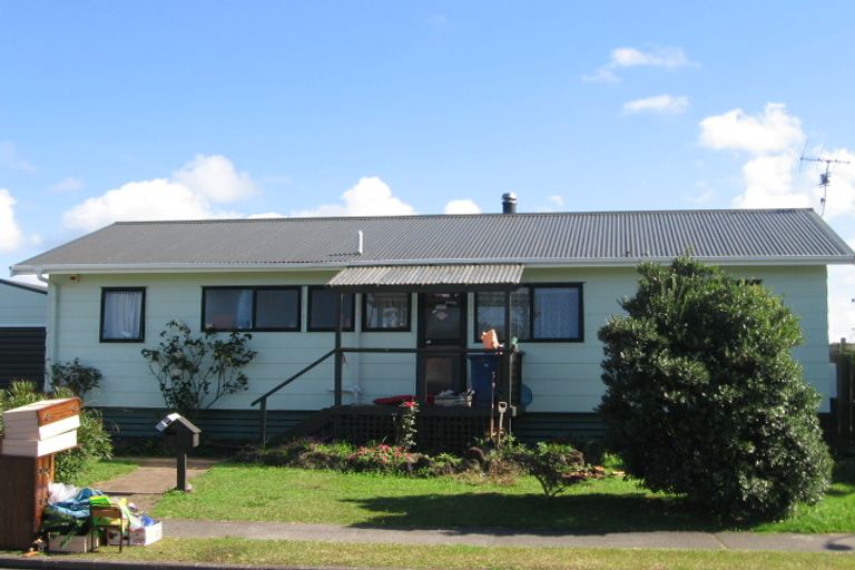 Photo of property in 38 Meadowvale Rise, Titirangi, Auckland, 0604