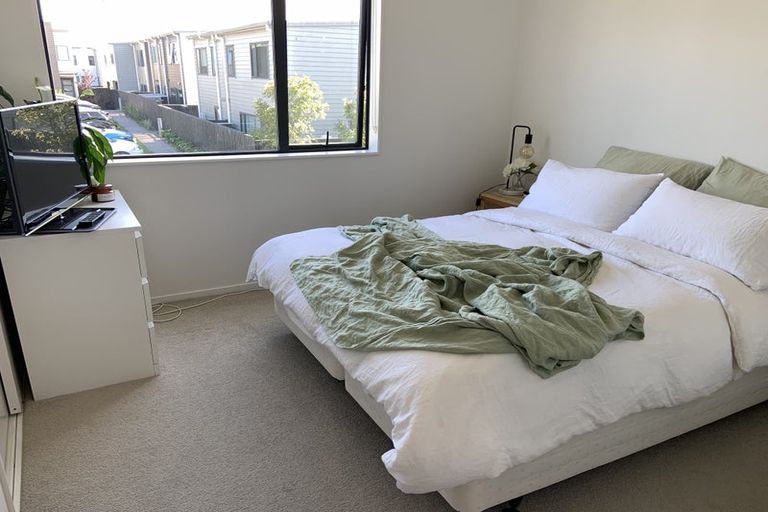 Photo of property in 4 Kaman Seasprite Road, Hobsonville, Auckland, 0616