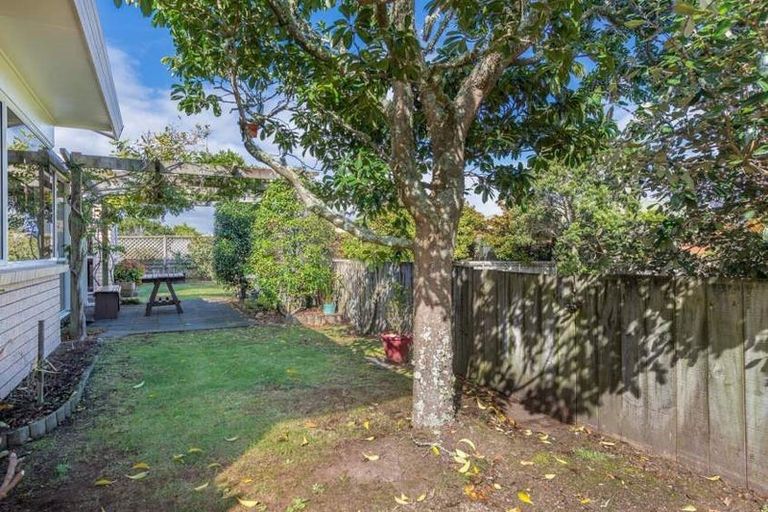 Photo of property in 63 Lakeside Drive, Orewa, 0931