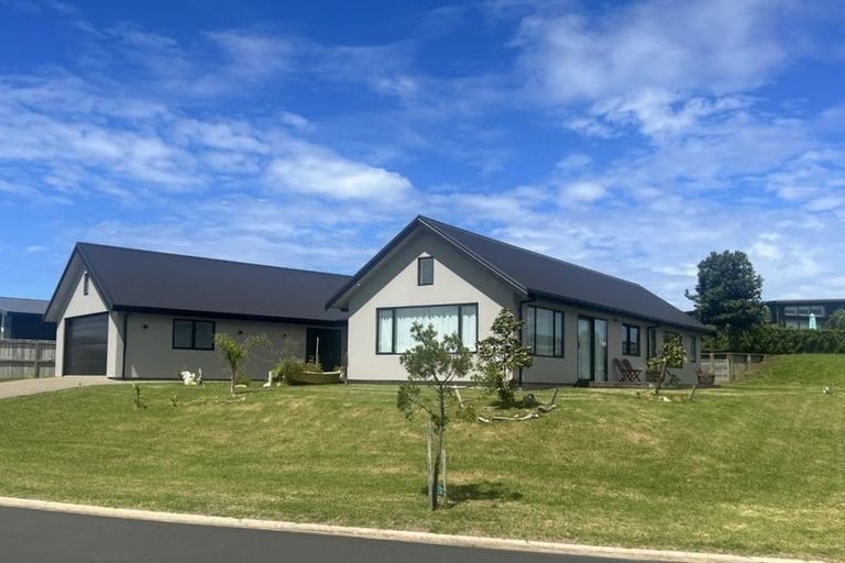 Photo of property in 70 Leeward Drive, Whitianga, 3510