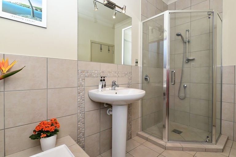 Photo of property in 12 Shalimar Place, Huntington, Hamilton, 3210