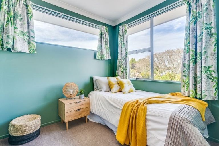 Photo of property in 48 Kent Lodge Avenue, Avonhead, Christchurch, 8042