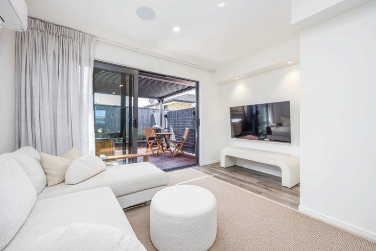 Photo of property in 9/5 Hikurangi Street, Te Atatu Peninsula, Auckland, 0610