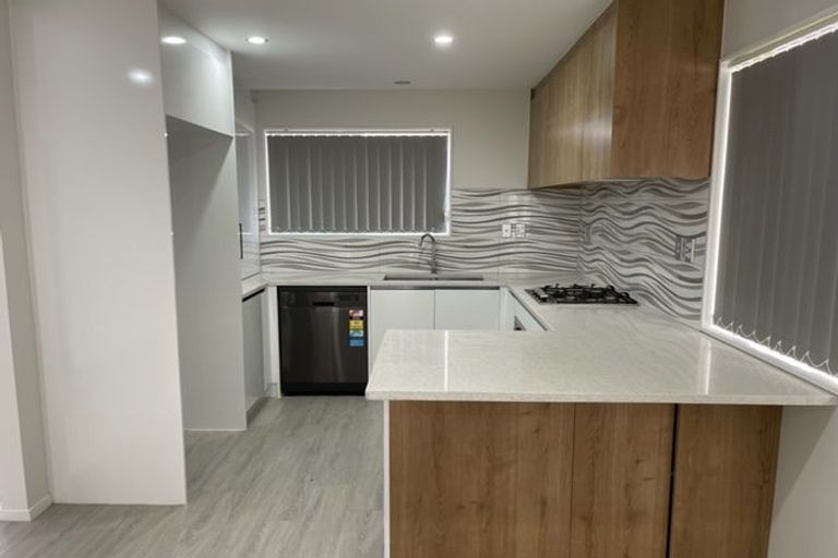 Photo of property in 74c Thompson Terrace, Manurewa, Auckland, 2102