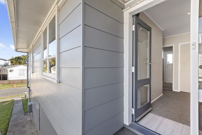Photo of property in 17 Moult Street, Titahi Bay, Porirua, 5022