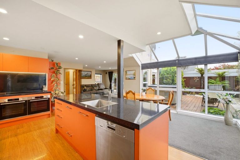 Photo of property in 2/122 Harewood Road, Papanui, Christchurch, 8053