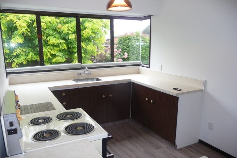 Photo of property in 35 Chipping Lane, Redwood, Christchurch, 8051