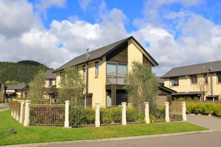 Photo of property in 1 Jade Lane, Paraparaumu, 5032