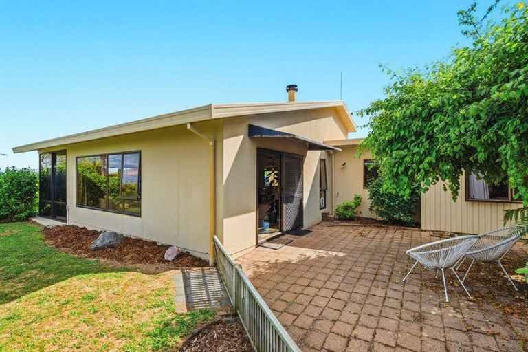 Photo of property in 1/16 Isobel Street, Acacia Bay, Taupo, 3330