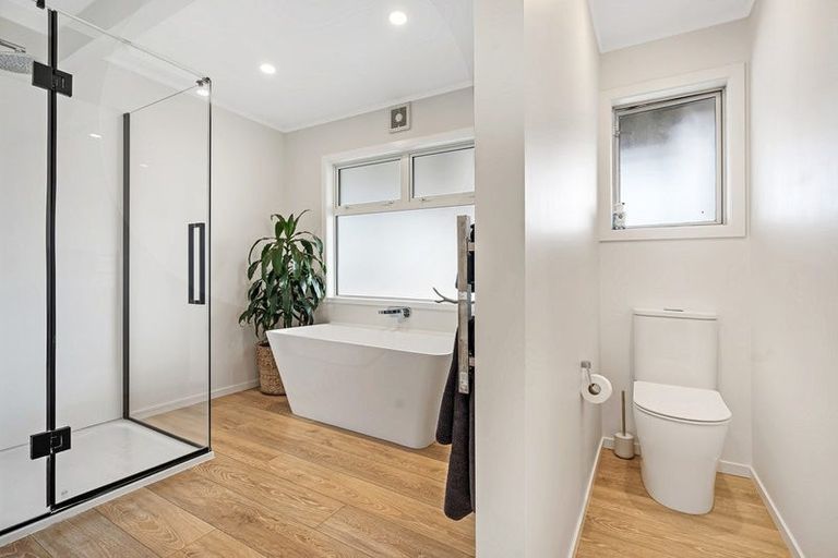 Photo of property in 8 James Mcleod Road, Shelly Beach, Helensville, 0874