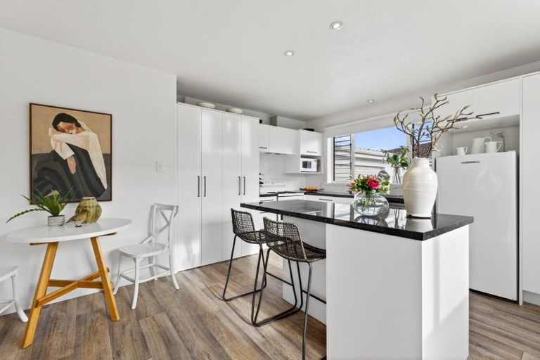 Photo of property in 1/11 Chester Street, Taradale, Napier, 4112