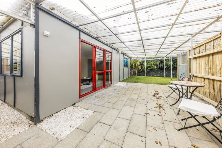 Photo of property in 37 Edmonton Road, Henderson, Auckland, 0612