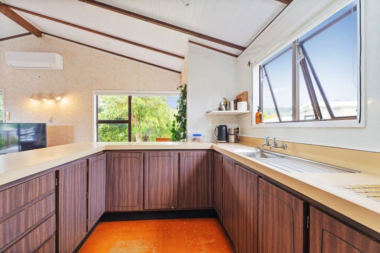 Photo of property in 43 Oyster Drive, Cooks Beach, Whitianga, 3591