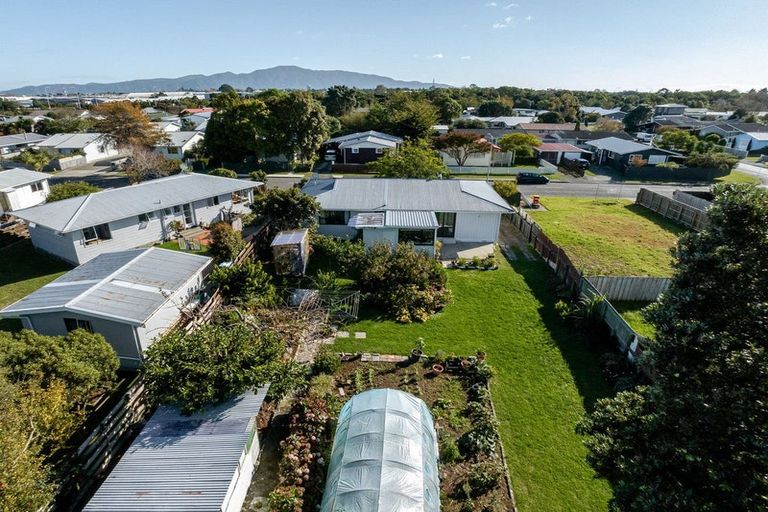 Photo of property in 34 Makarini Street, Paraparaumu, 5032