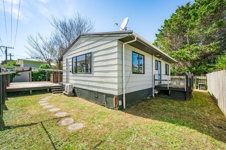 Photo of property in 44b Eatwell Avenue, Paraparaumu Beach, Paraparaumu, 5032