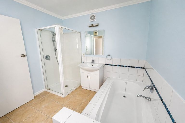Photo of property in 43 Amapur Drive, Khandallah, Wellington, 6035