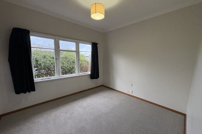 Photo of property in 17 Howard Road, Taradale, Napier, 4112