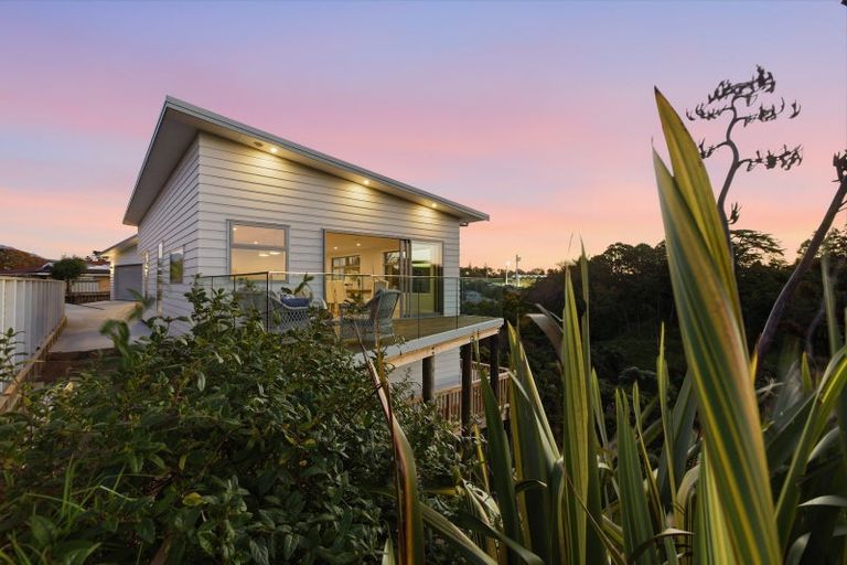 Photo of property in 12c Ruskin Place, Westown, New Plymouth, 4310