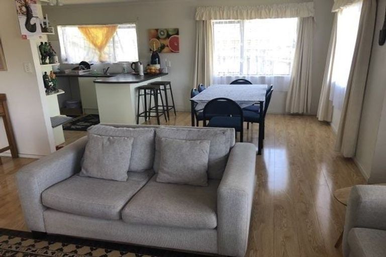 Photo of property in 3 Shah Place, Glen Eden, Auckland, 0602