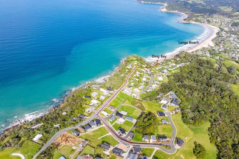 Photo of property in 3 Starlight Place, Langs Beach, 0582