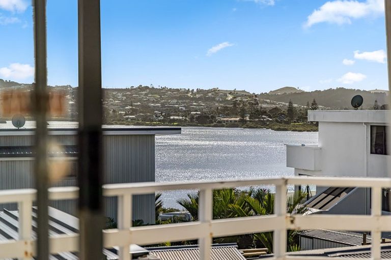 Photo of property in 47 Moffat Road, Red Beach, 0932