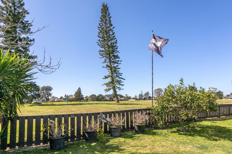 Photo of property in 104 Kiwi Road, Whangamata, 3620