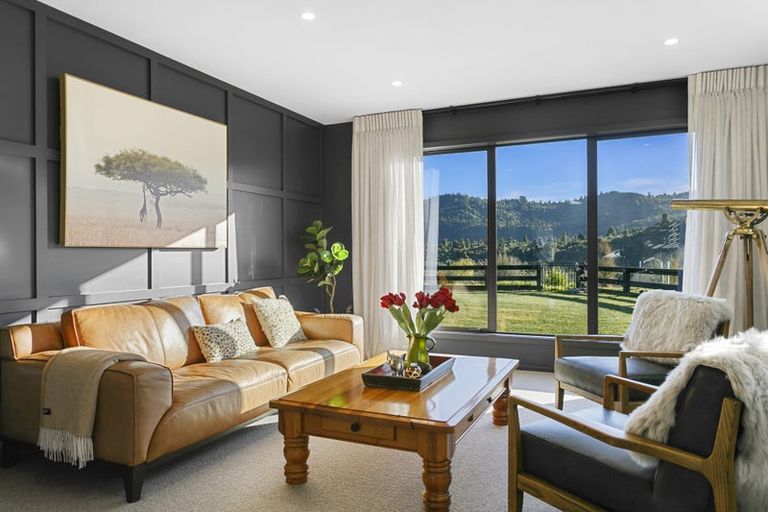 Photo of property in 2 Glendas Way, Acacia Bay, 3385