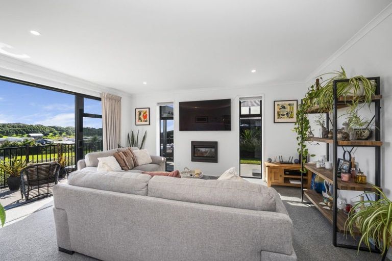 Photo of property in 31 Ridge Drive, Omokoroa, 3114