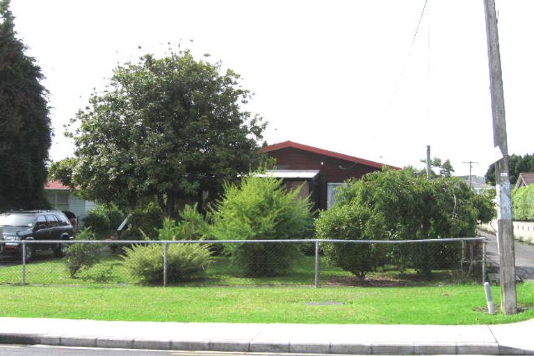 Photo of property in 9 Vera Road, Te Atatu South, Auckland, 0610