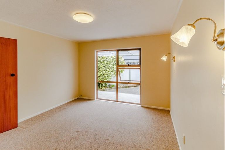 Photo of property in 3 Dolbel Street, Taradale, Napier, 4112