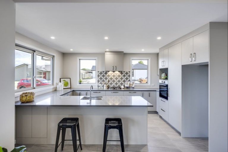 Photo of property in 96 Belgrove Drive, Waipukurau, 4200