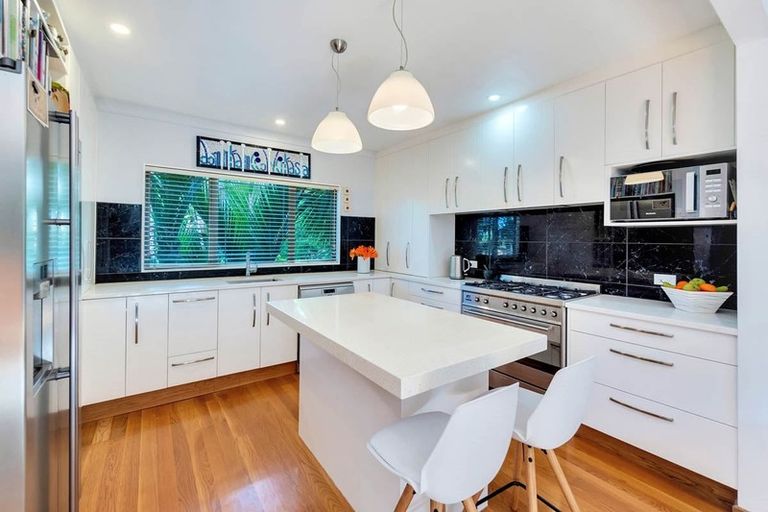 Photo of property in 40 Helen Ryburn Place, Torbay, Auckland, 0630