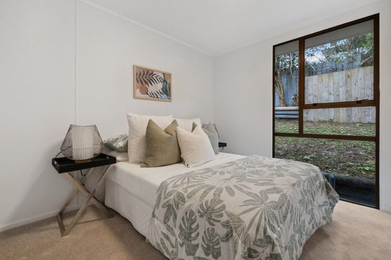 Photo of property in 1/16 Hogans Road, Glenfield, Auckland, 0629