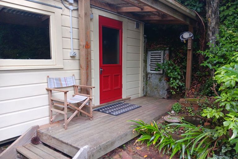 Photo of property in 90 Glenmore Street, Northland, Wellington, 6012