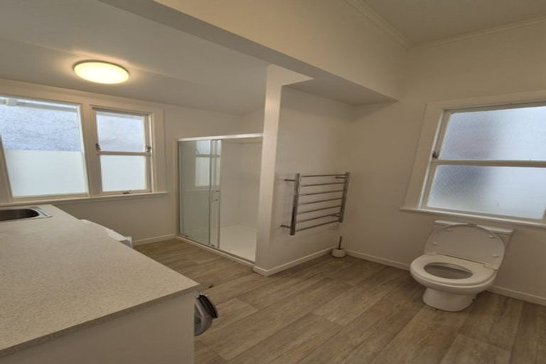 Photo of property in 68 Evans Bay Parade, Roseneath, Wellington, 6021