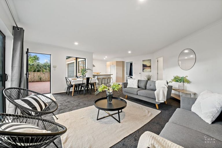 Photo of property in 70a Sturges Road, Henderson, Auckland, 0612