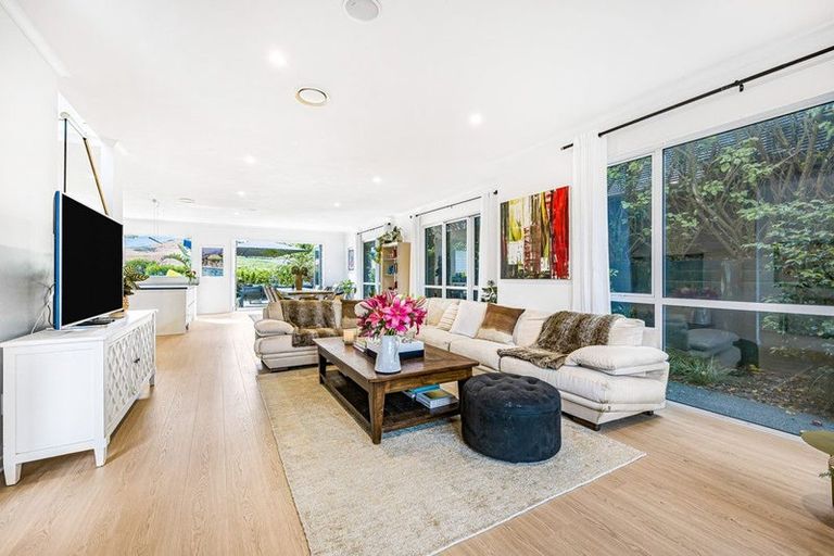 Photo of property in 44 Boocock Crescent, Orewa, 0931