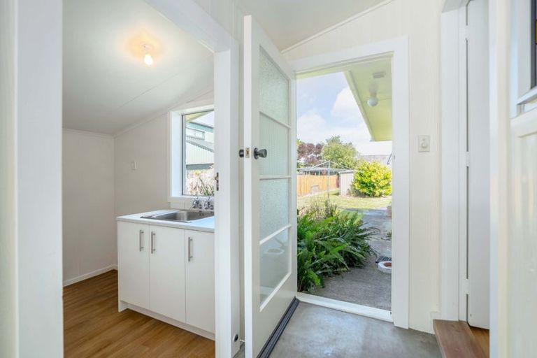 Photo of property in 72 New York Street, Martinborough, 5711