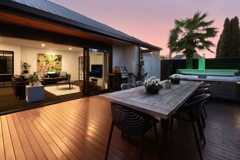 Photo of property in 4 Wairarapa Terrace, Merivale, Christchurch, 8014