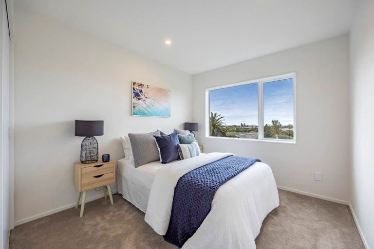 Photo of property in 7c Liston Street, Northcote, Auckland, 0627