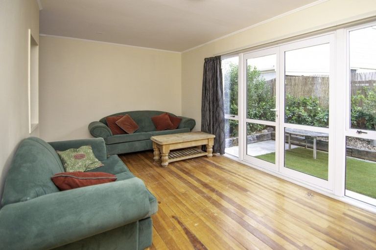 Photo of property in 11 Renfrew Place, Highbury, Palmerston North, 4412