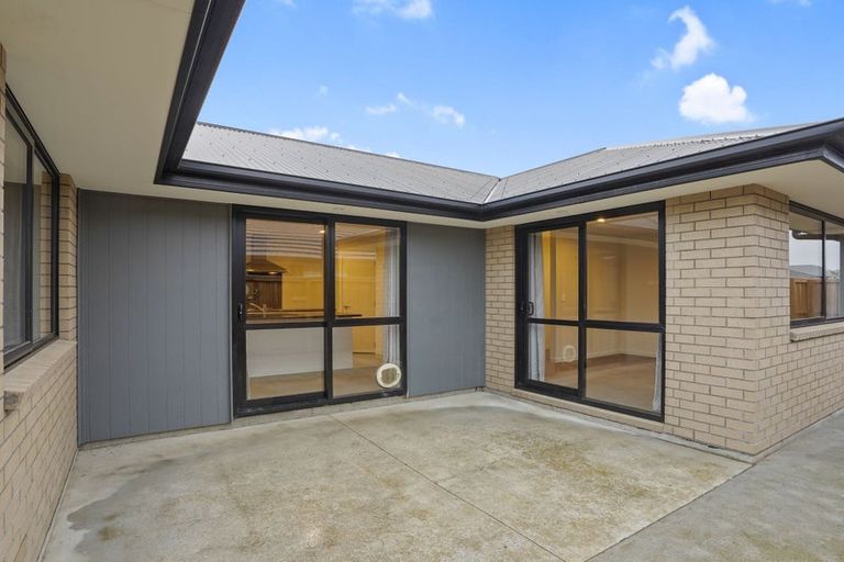 Photo of property in 14 Northmoor Boulevard, Rolleston, 7615