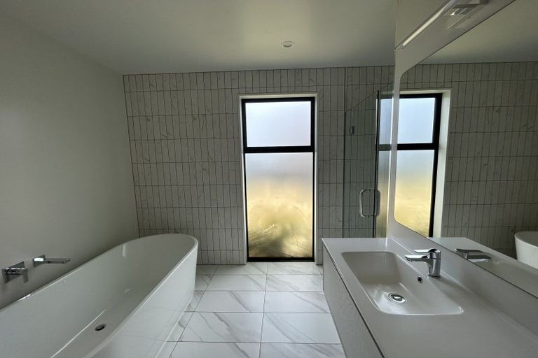 Photo of property in 5 Mcdonald Street, Wanaka, 9305