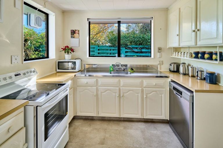 Photo of property in 4b Blundell Way, Heretaunga, Upper Hutt, 5018