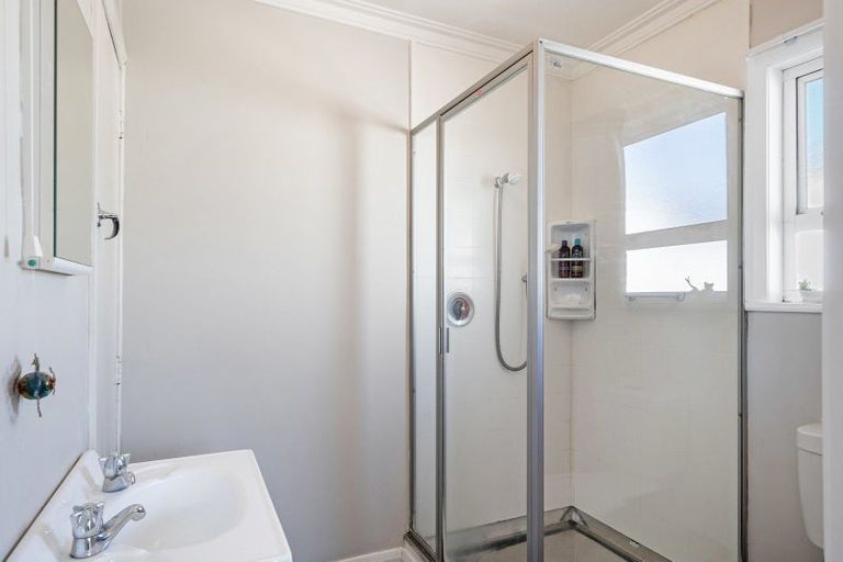 Photo of property in 361 Oxford Street, Levin, 5510