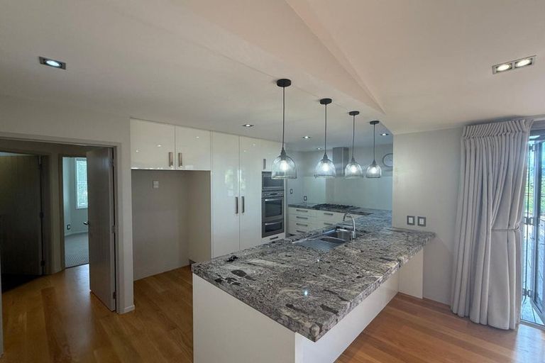 Photo of property in 112 Kittiwake Drive, Schnapper Rock, Auckland, 0632