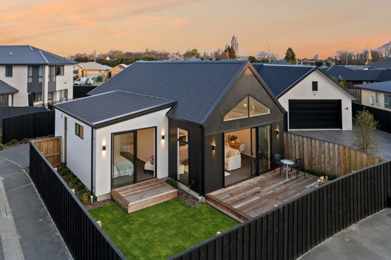 Photo of property in 1/1 Hebe Lane, Northwood, 8051