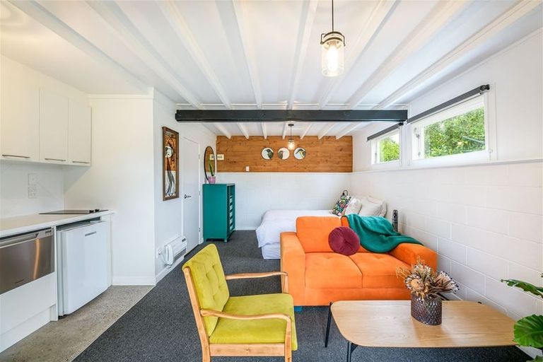 Photo of property in 5 Surat Place, Glen Eden, Auckland, 0602